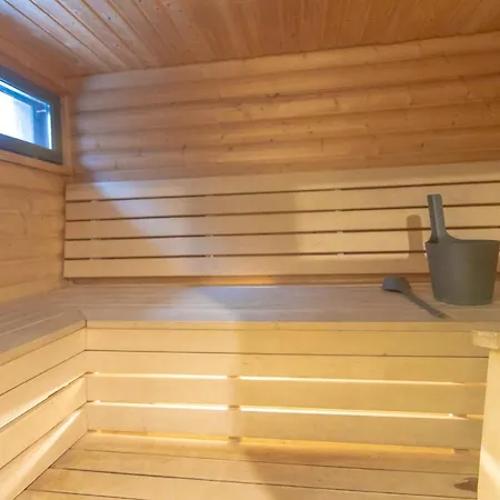 Tunturipoelloe 3 *